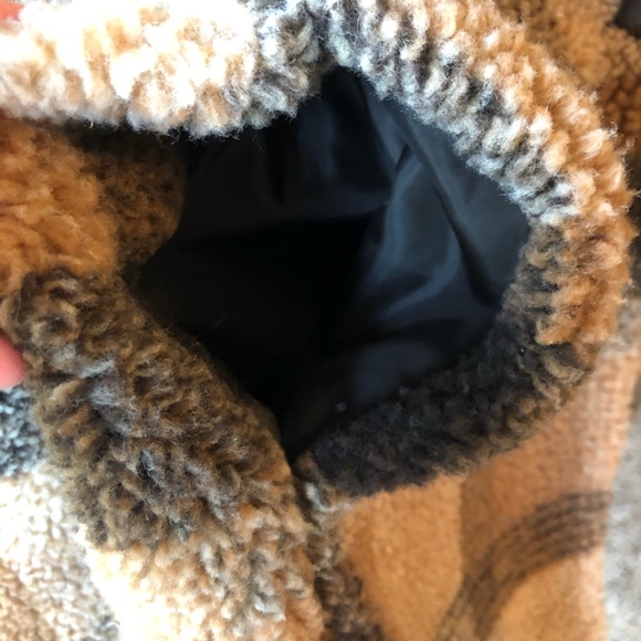 American Eagle Sherpa Faux Fur Winter/Teddy Coat Size Large - Picture 5 of 11